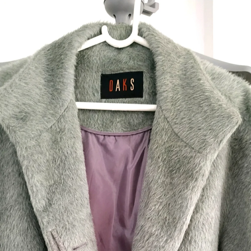Vintage Daks Faux Fur Coat ( Rare Find) - Picture 4 of 12